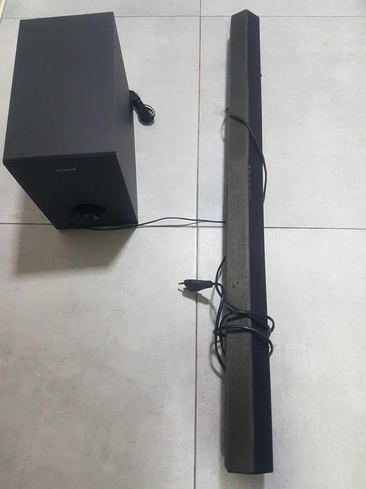 Soundbar Sony cu subwoofer incomplet