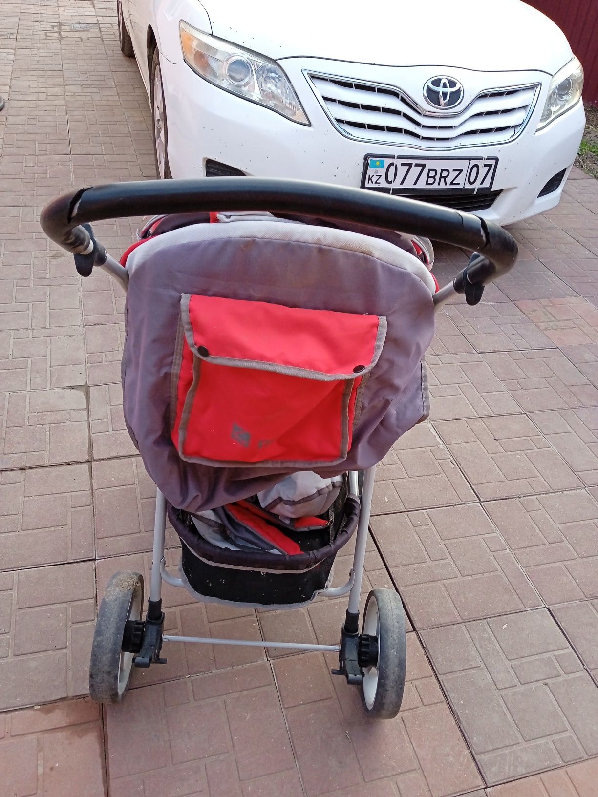 Детская коляска для ребенка
