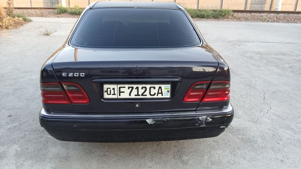 Mercedes-Benz W210