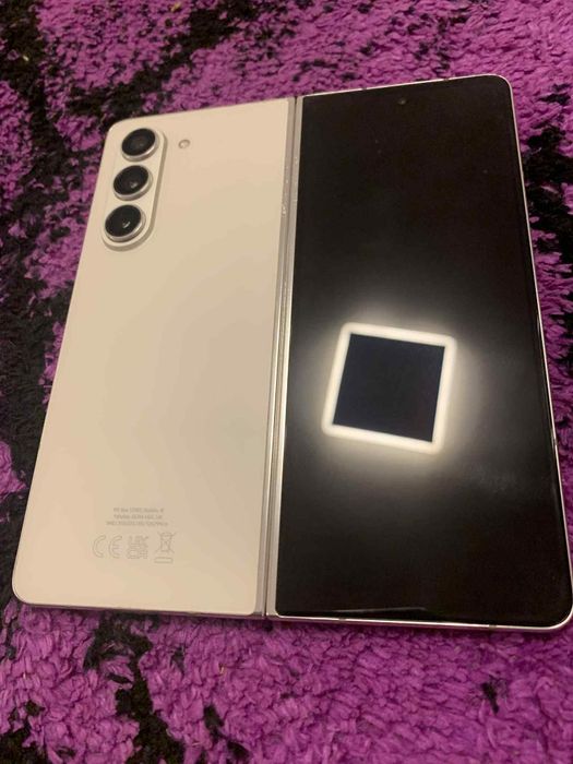 Vand sau schimb samsung fold 5 512GB