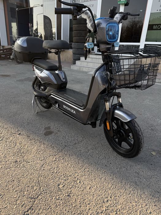 Новинка! Электро мопед с педалями + каска в подарок!