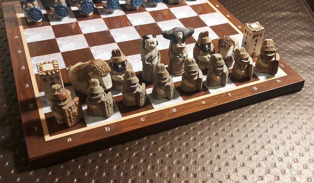 Joc de sah rustic si piese din ceramica FIMO lucrate in detaliu_SUPERB