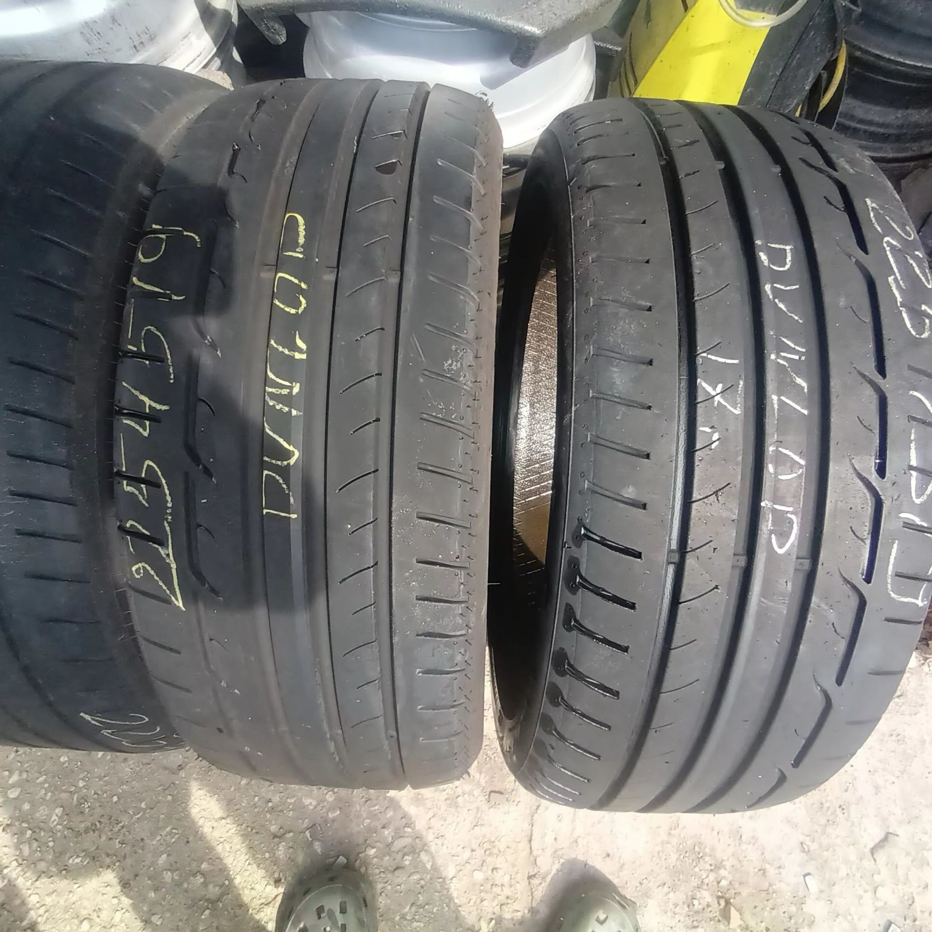 225 45 19 DUNLOP 4броя летни