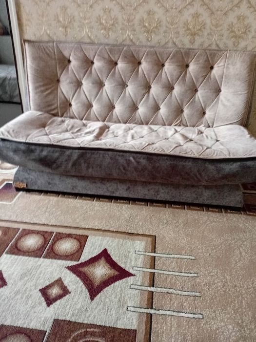 Продаётся диван.