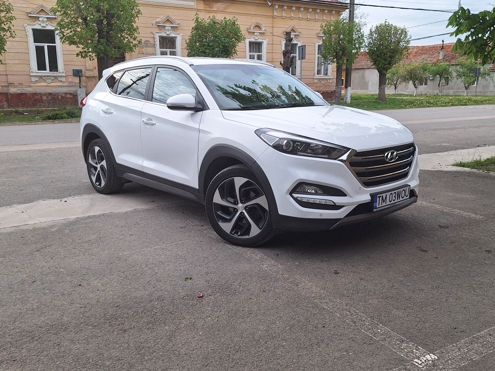 Hyundai Tucson .