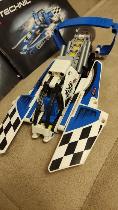 LEGO® Technic 2 в 1 - Хидроплан 42045
