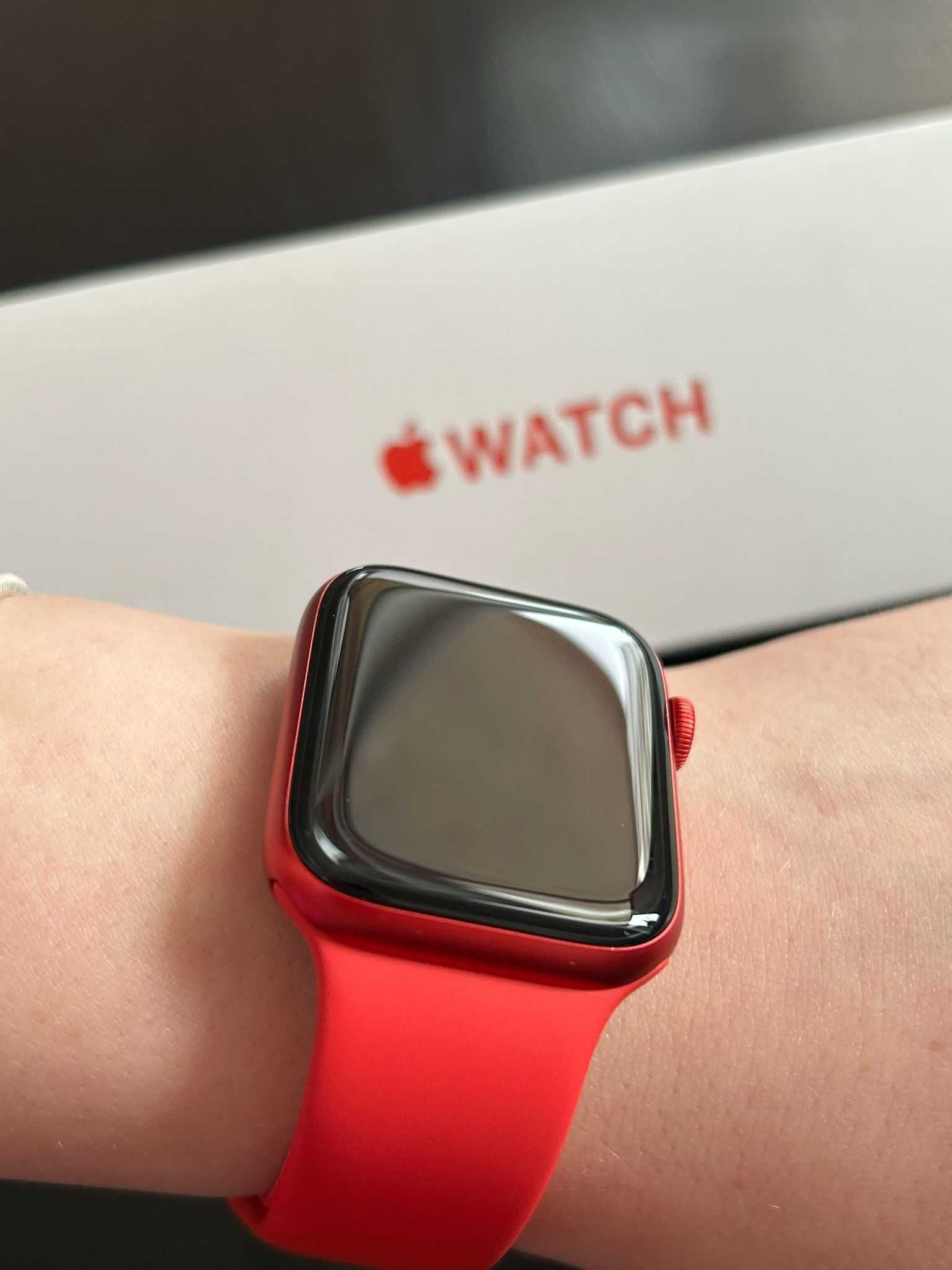 Apple Watch Seria 6 - Baterie 100%