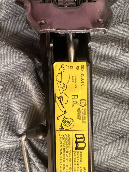 Cric audi q5 stare perfecta 8R0011031C