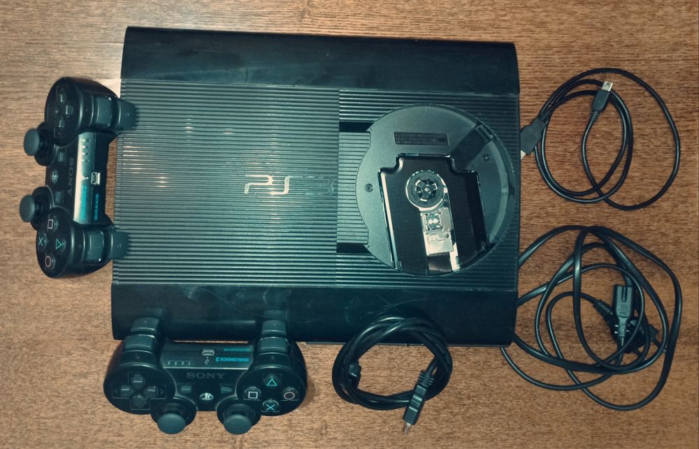 Продам пс 3 оригинал