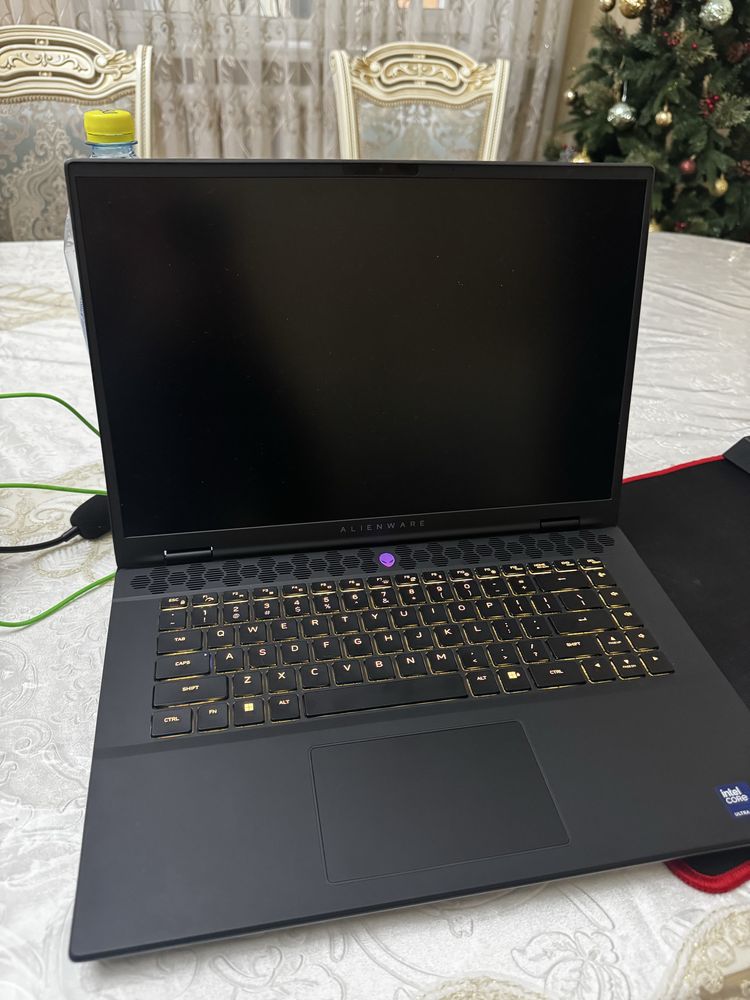Alienware m16 R2 | Ultra 9