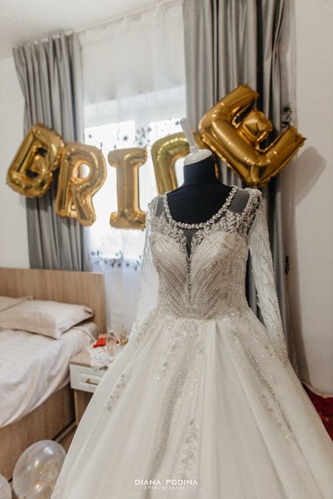 Vând rochie de mireasă