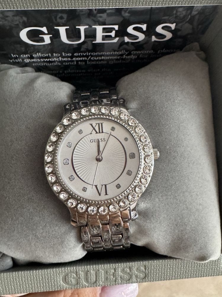 Дамски часовник GUESS