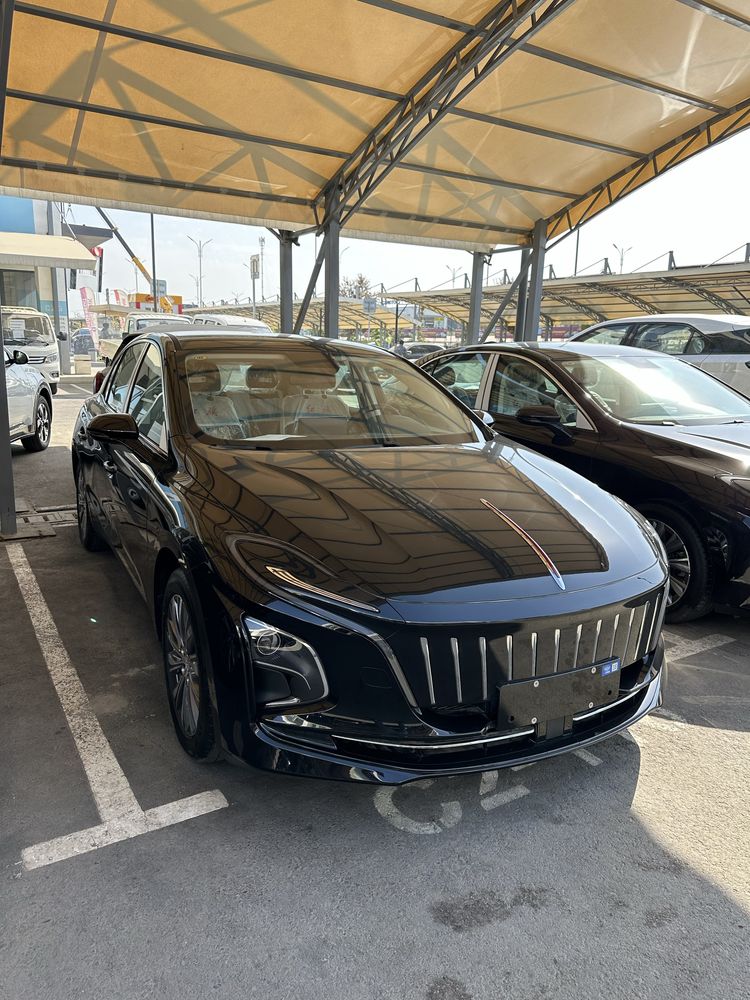 Honqi E-QM5 500km restayling 2025 нотариус