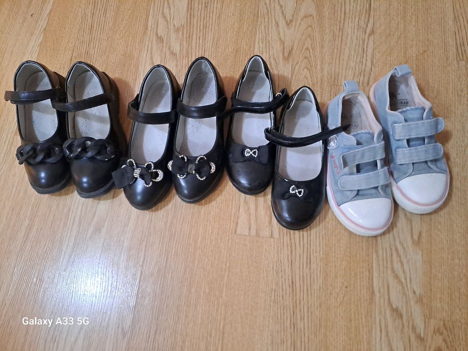 Продам б/у туфли детские. В хорошем состоянии почти не одевали