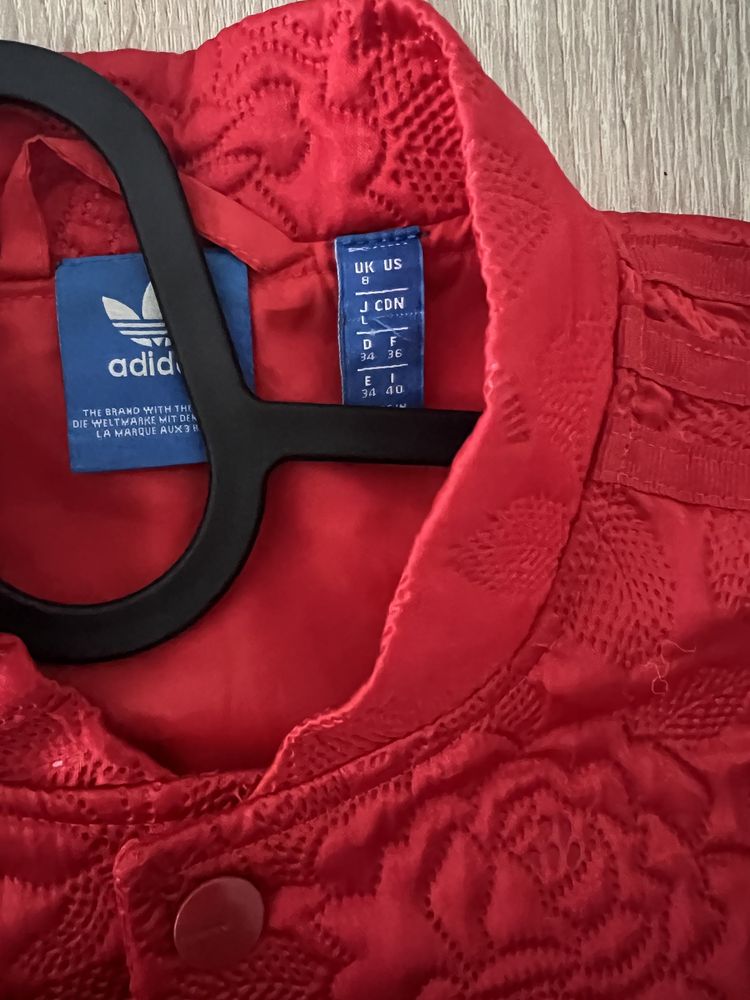 Оригинално дамско яке Adidas
