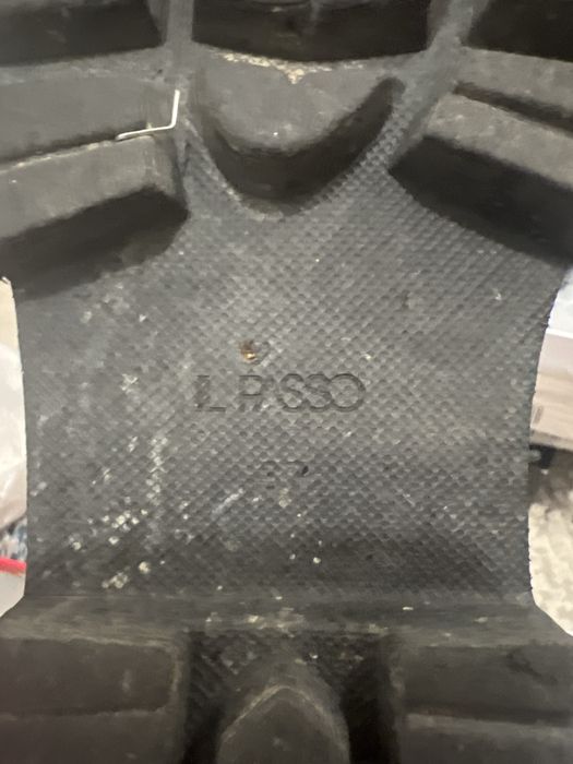 Ghete marimea 37 il passo