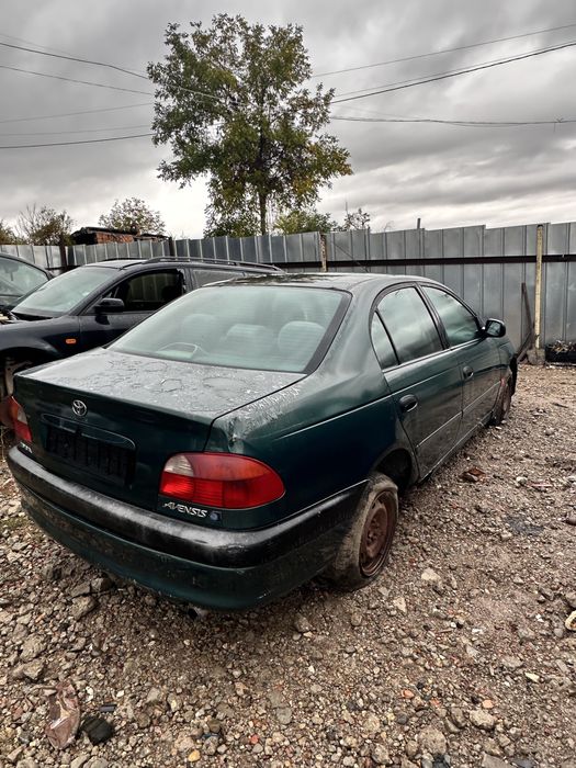 Toyota Avensis T22 4A-FE 1.6 бензин седан на части
