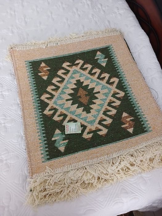 комплект плетёные тканые сидушки на стул. 
Сделаны как дорожки-полович