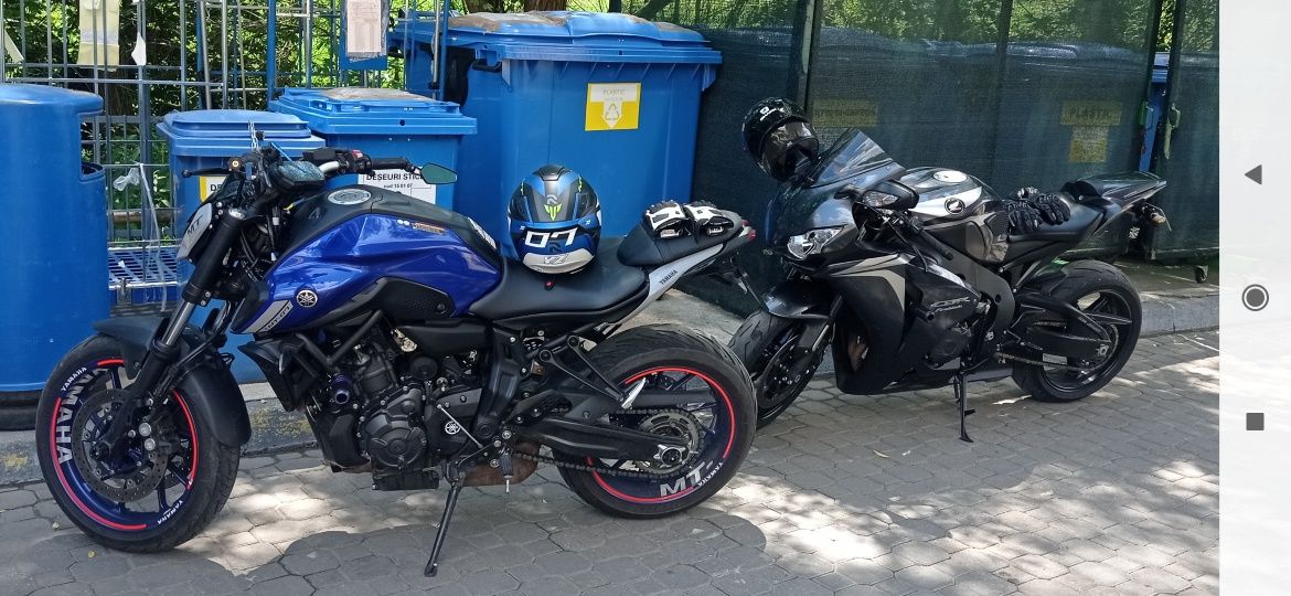 Yamaha mt07. Moto