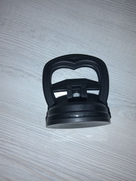 Приспособление для вытяжки вмятин.