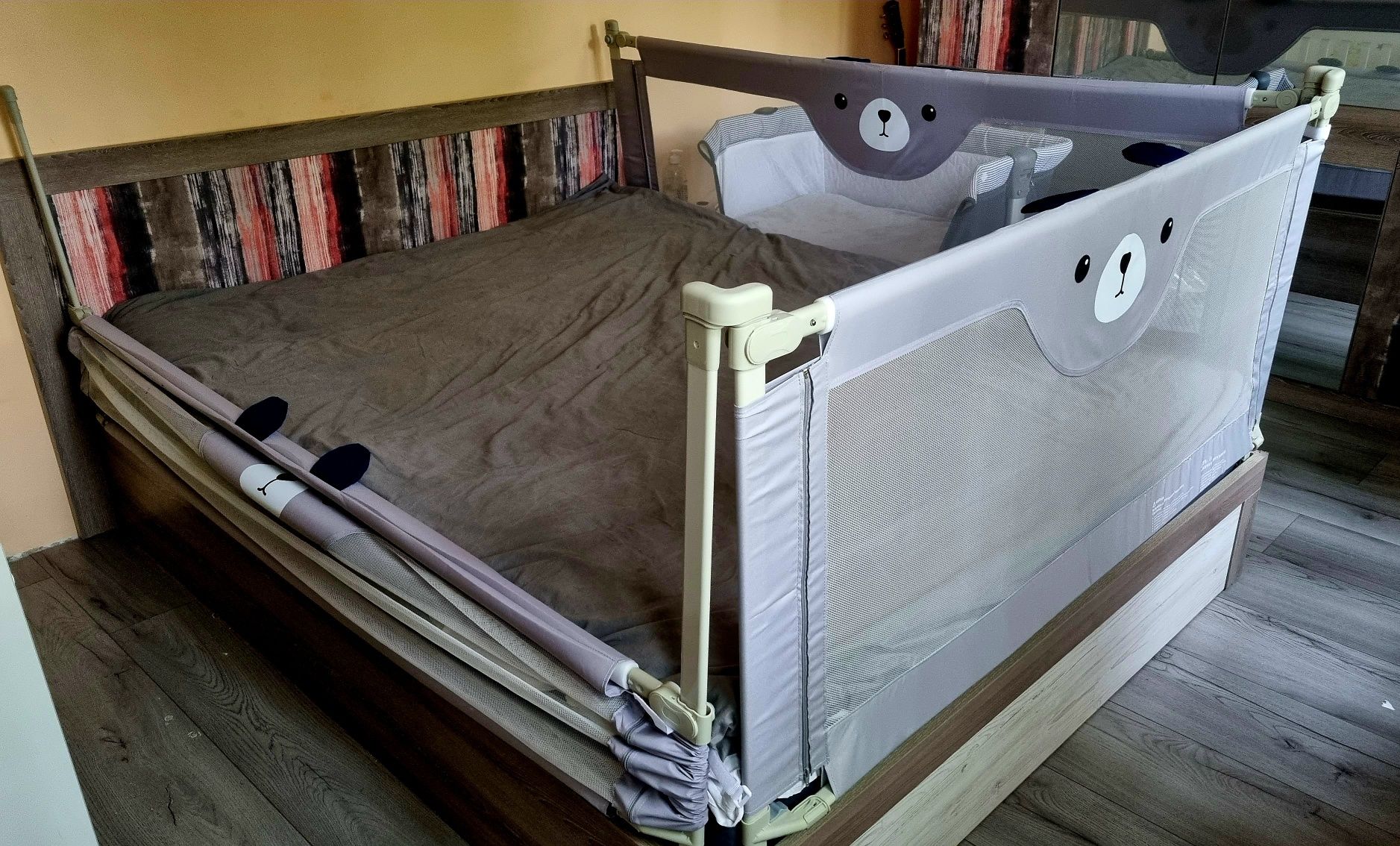 НОВО! Преграда за легло, падащи страници, сваляща се бариера за бебе