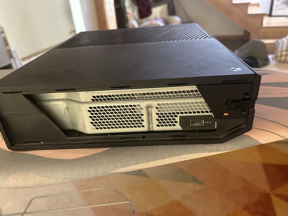 Vand xbone one folosit