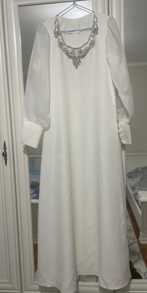 Вечерное белое платье