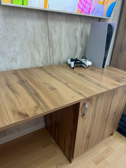 Продаетс Шкаф, стол