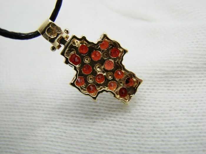 Cruciulita Cruce Aur 14K Cu Granate Naturale