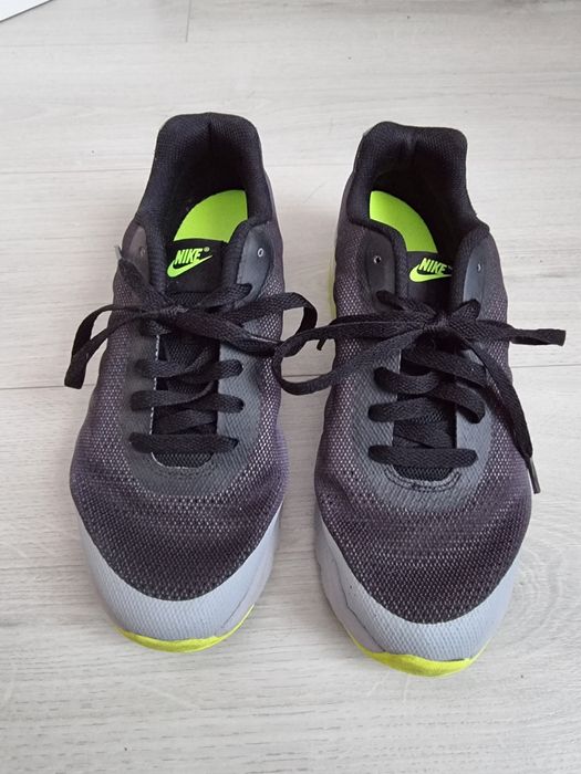 Nike Air Max INVIGOR 38.5