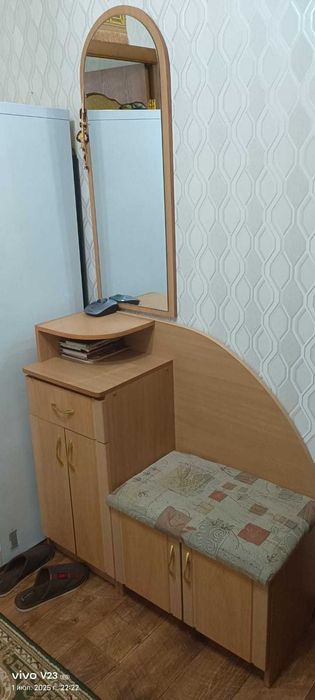 тумба со скамейкой и зеркалом