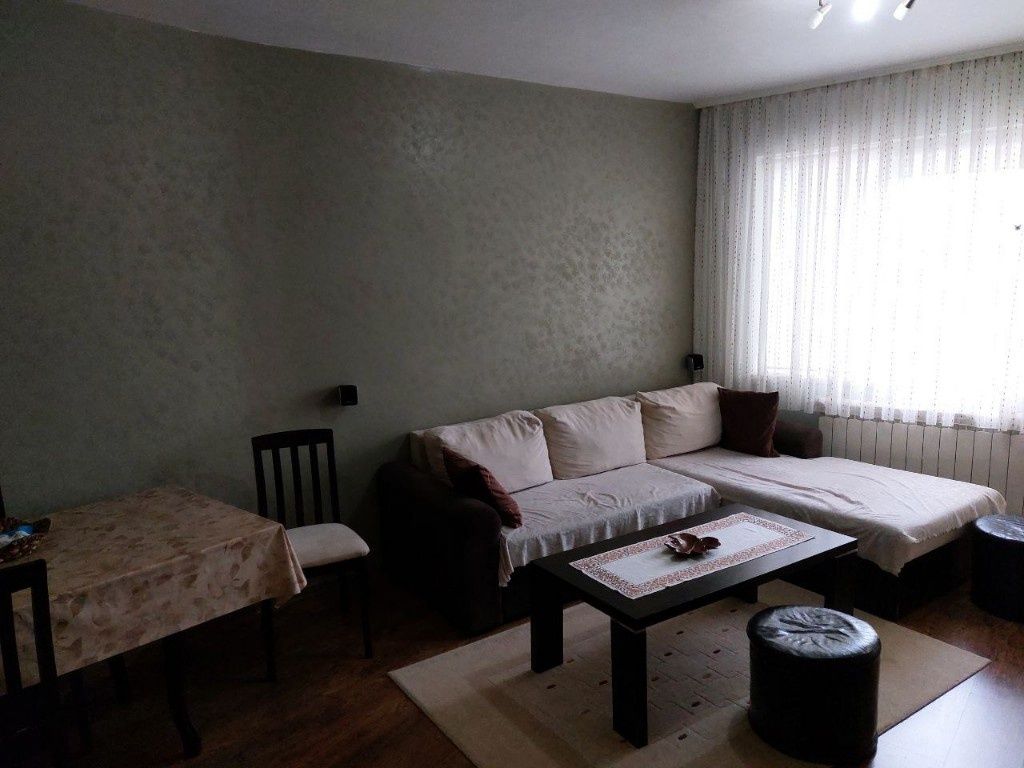 Дава се под наем Тристаен апартамент в Стара Загора, Ремиза - 100 кв.м за 433.5 € - Снимка #1