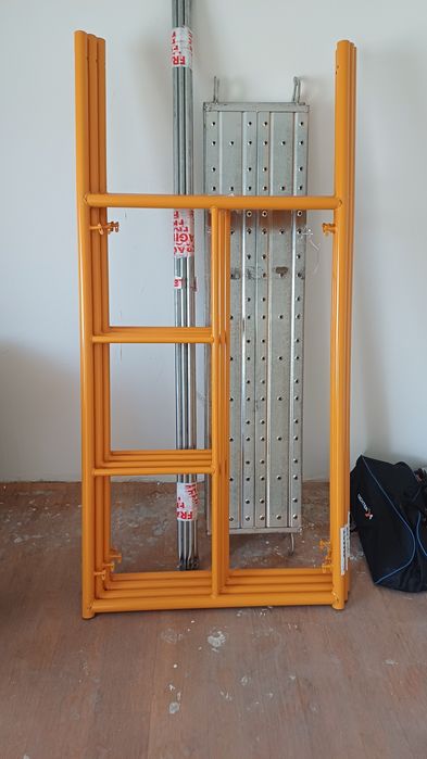 Închiriez Schelă NOUA