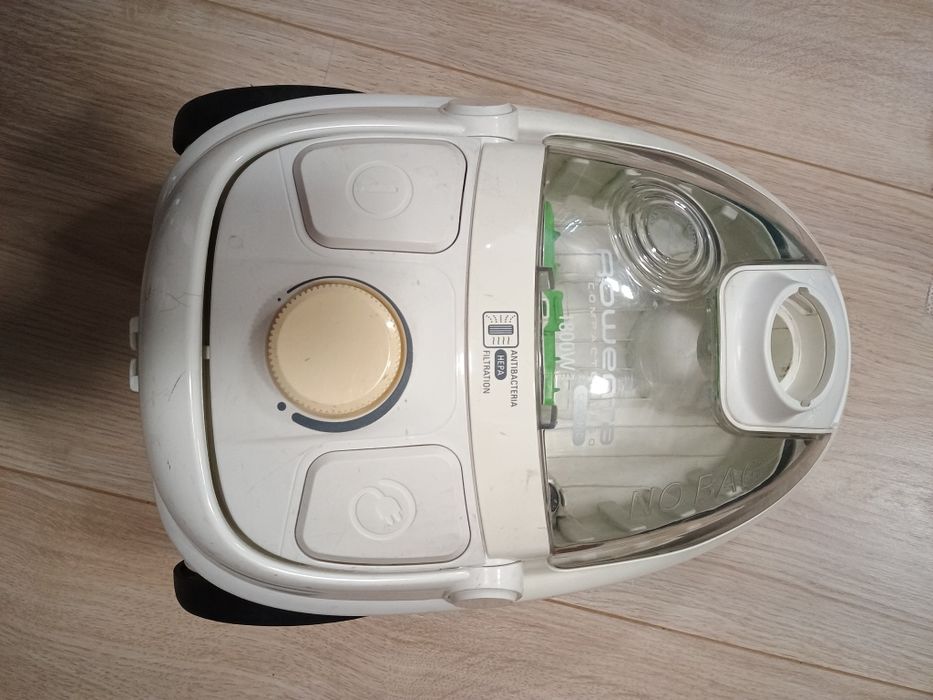 Прахосмукачка ROWENTA / 1800W
Прахосмукачка 1800 вата!!
Работ