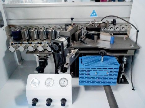 Кромкооблицовочный автоматический станок