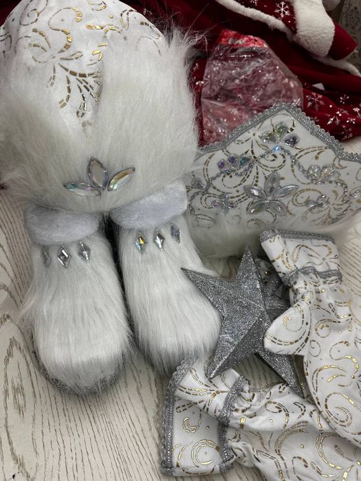 Продам новый костюм дед мороз и снегурочка qorbobo va qorqiz kiymi