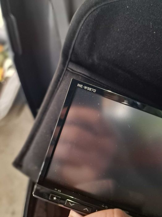 Vand fata / Display navigatie Alpine