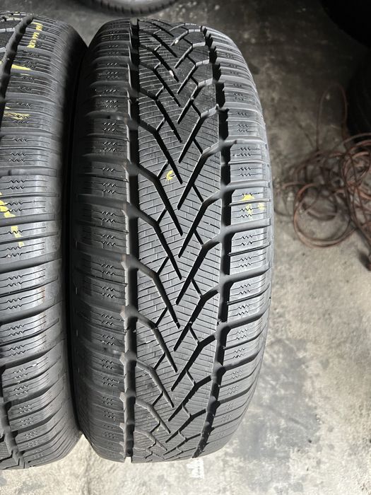 4 anvelope de iarna 195/65/15 Semperit 8 mm!