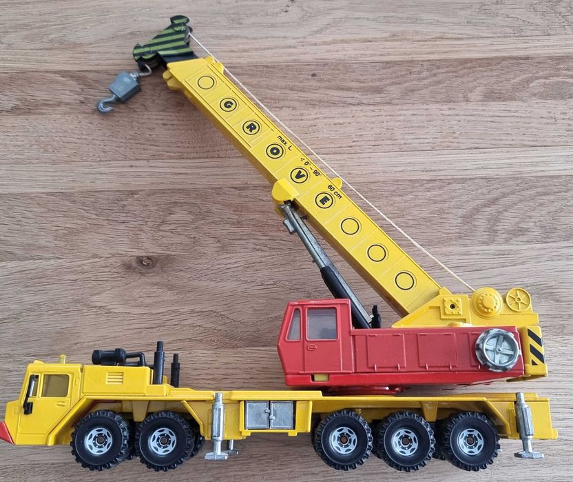 Se vinde macheta macara siku Faun