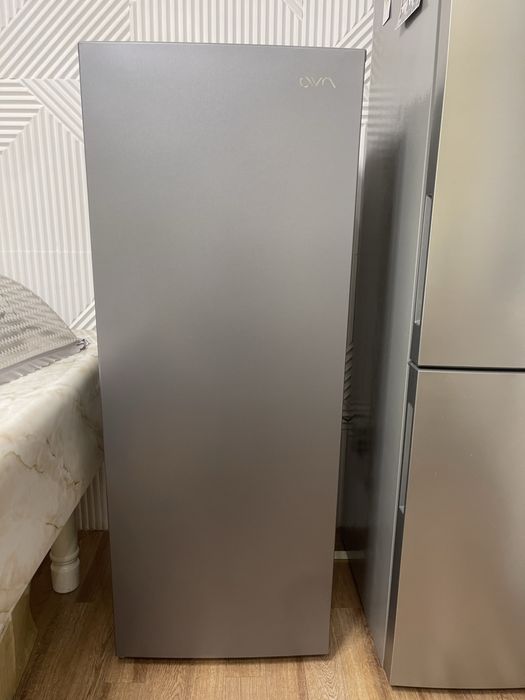 Вертикальный морозильник