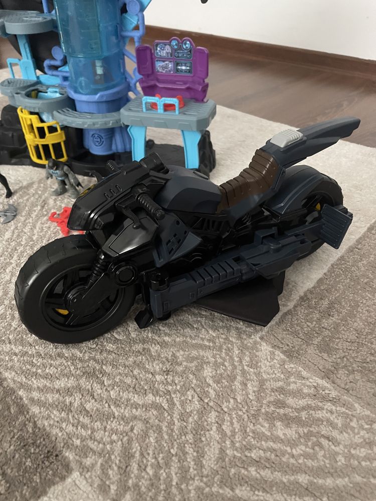 Vand set Batman - celula, batmobil, motocicleta transformabila