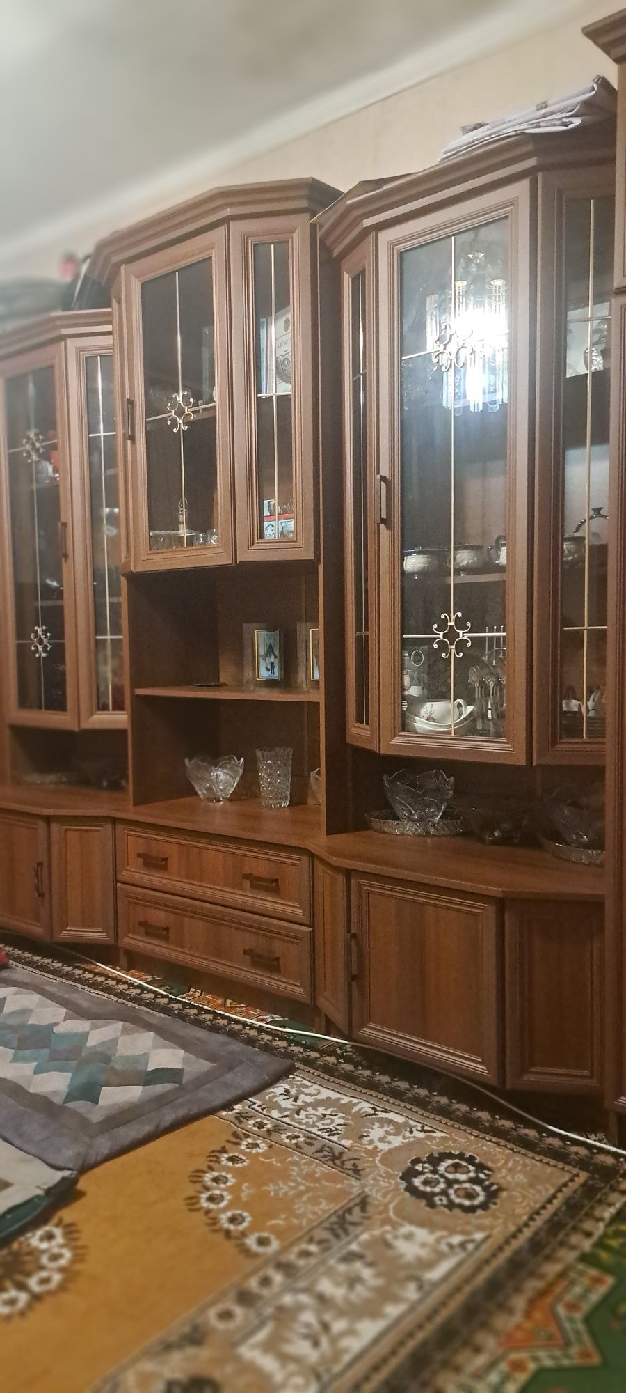 Продам сервант в хорошем состоянии