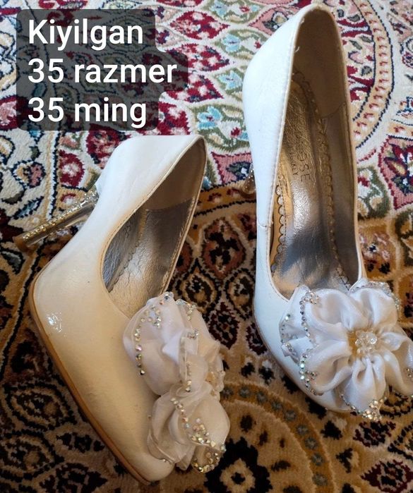 Oyoq kiyimlar sotiladi