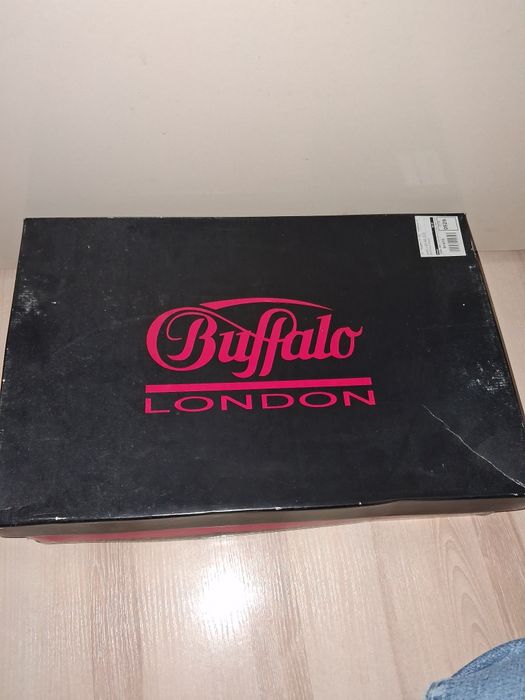 Нови ботуши buffalo London