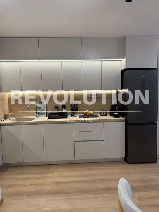 Дава се под наем Двустаен апартамент в Варна, Възраждане 1 - 68 кв.м за 730 € - Снимка #1