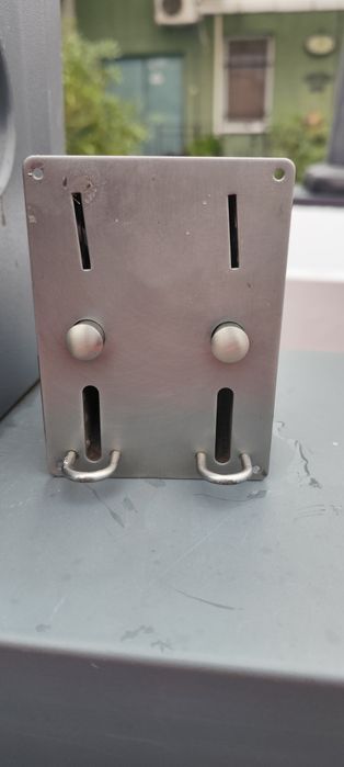 Двоен механичен монетник