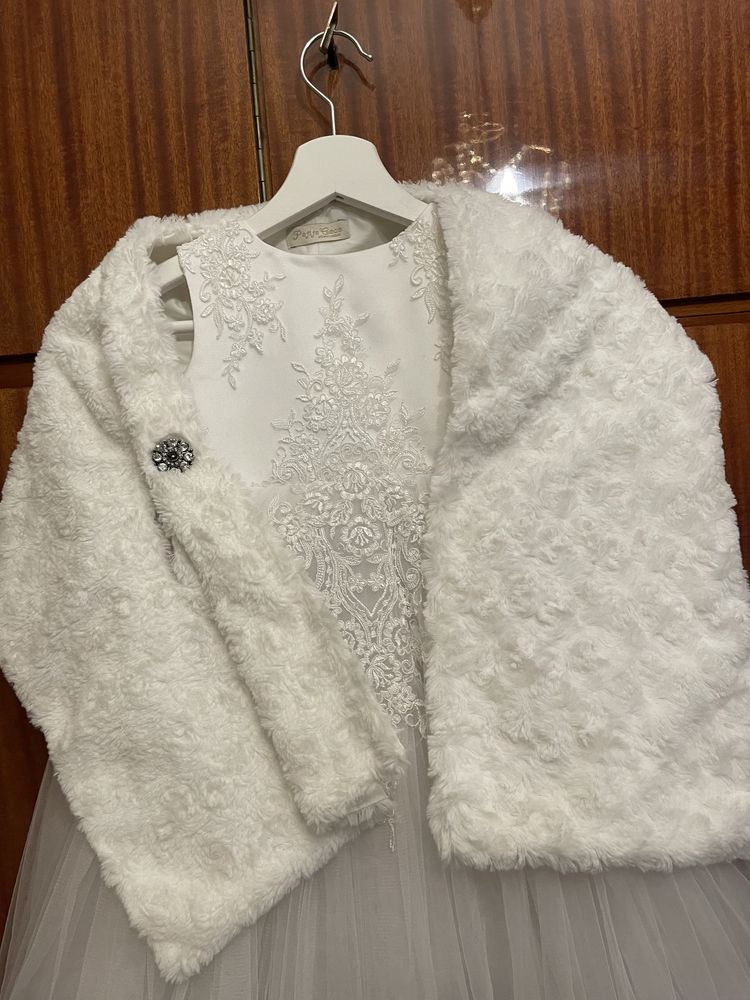 Rochie de ocazie si capa de la Petite Coco