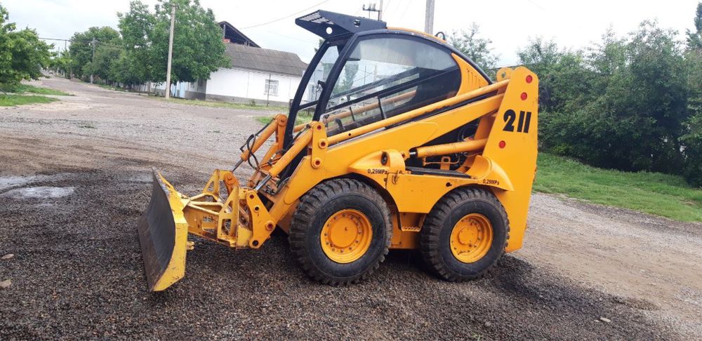 Мини-погрузчик211