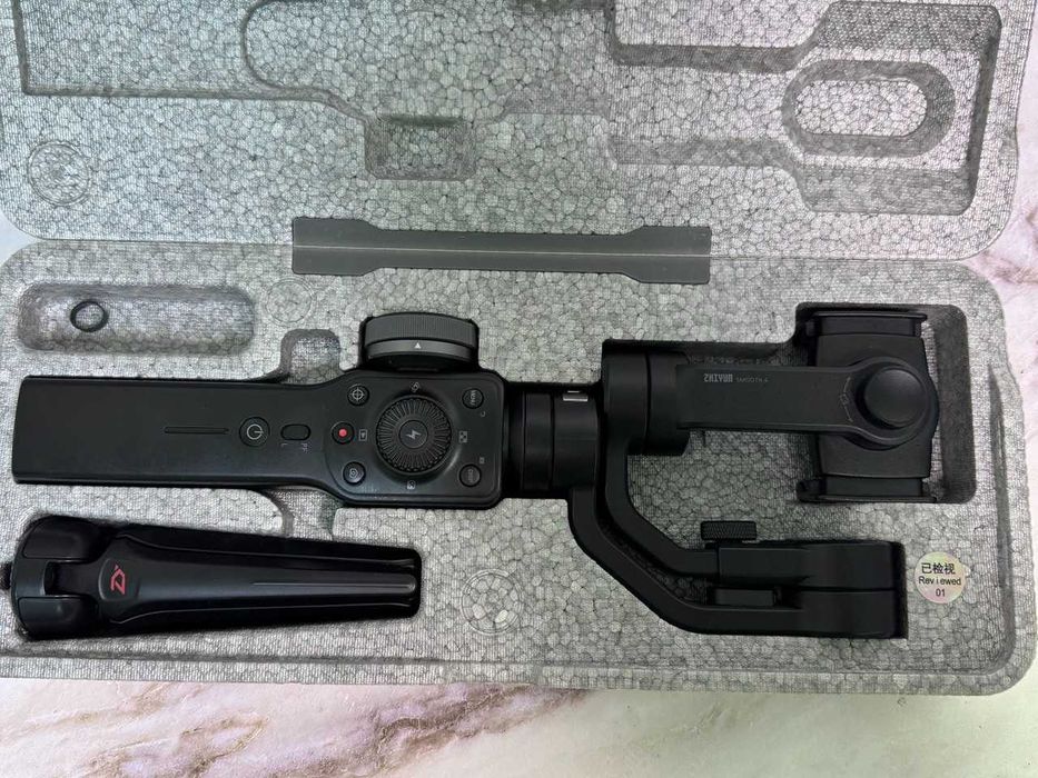 Стабилизатор Zhiyun Smooth 4, ID 3915 (г. Кокшетау, Ауельбекова 147)