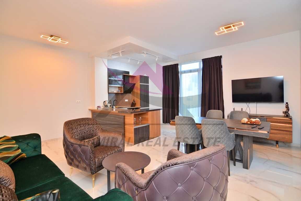 Продава се Двустаен апартамент в Варна, м-т Траката - 80 кв.м за 2360 €/кв.м - Снимка #1